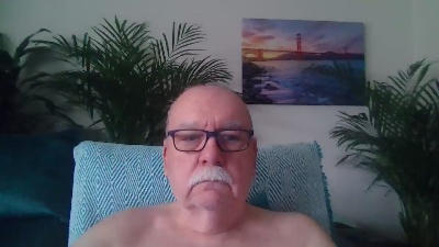 carebear2022 live cam on Cam4