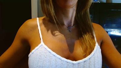 cari_guerrera live cam on Cam4