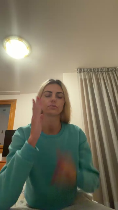 carinatoyou live from Italy