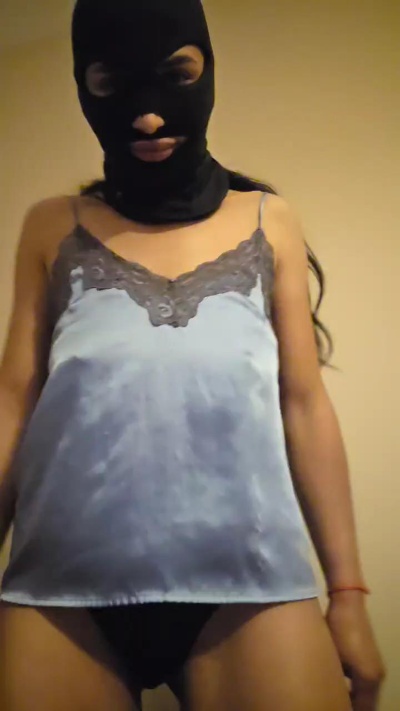 carlamum live cam on Cam4