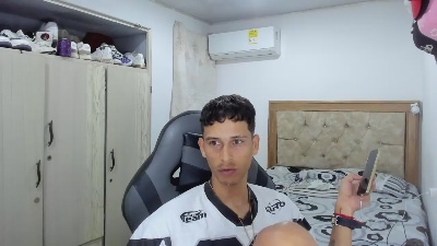 carlitos578 live cam on Cam4
