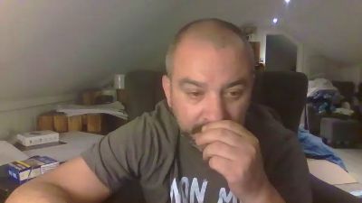 carlo696 live cam on Cam4