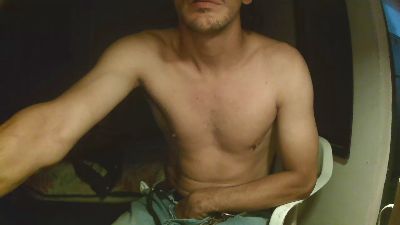 carlos9180 live cam on Cam4