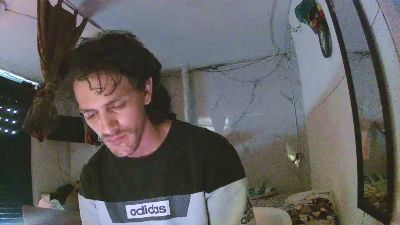 carlos9180 live cam on Cam4