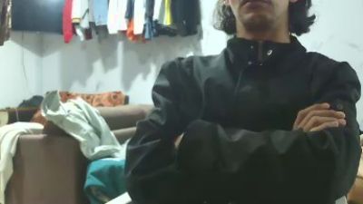 carlos9180 live cam on Cam4