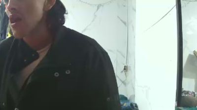 carlos9180 live cam on Cam4