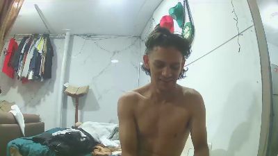 carlos9180 live cam on Cam4