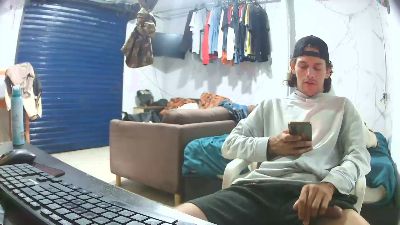 carlos9180 live cam on Cam4