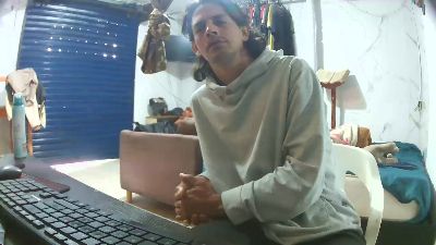 carlos9180 live cam on Cam4