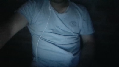 carlos_269929 live cam on Cam4