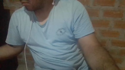 carlos_269929 live cam on Cam4