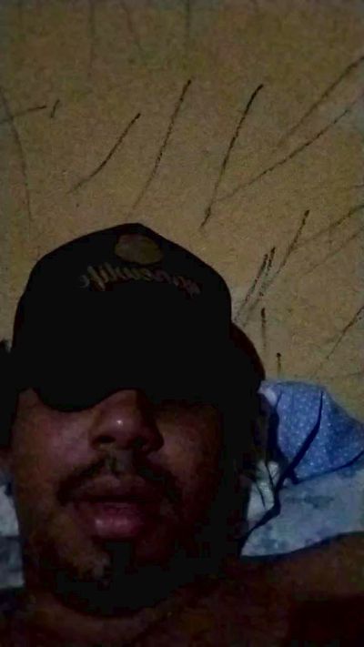 carlosed19 live cam on Cam4