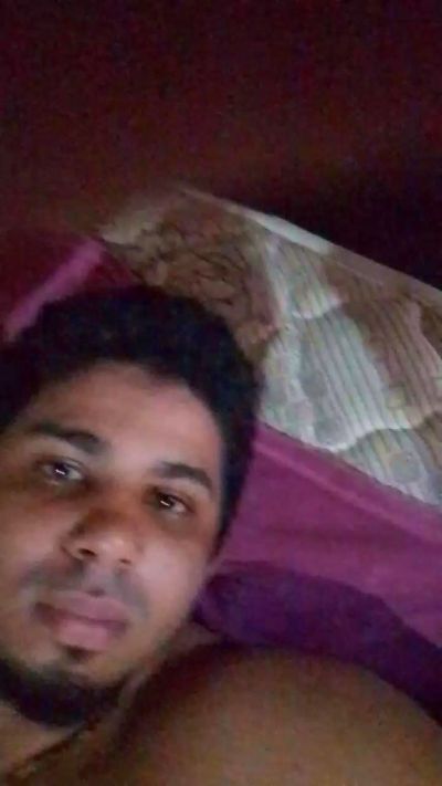 carlosed19 live cam on Cam4