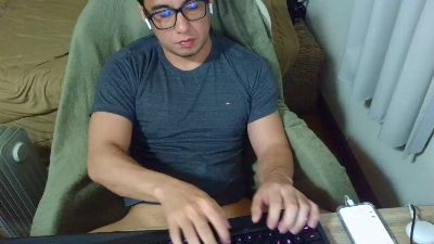 carloskom live cam on Cam4