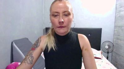 caro_milf_ live cam on Cam4