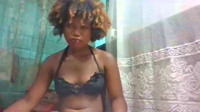 carole18 live cam on Cam4