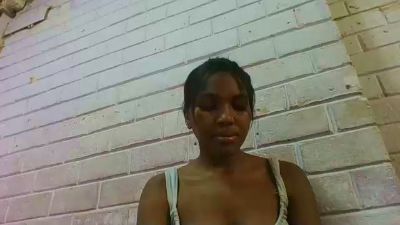 carole18 live cam on Cam4
