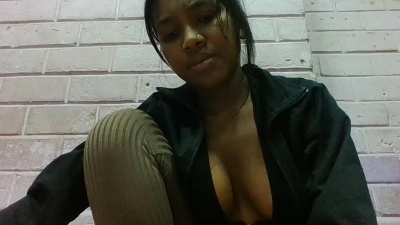 carole18 live cam on Cam4