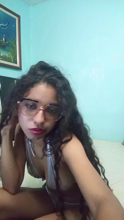 carolhot2 live cam on Cam4