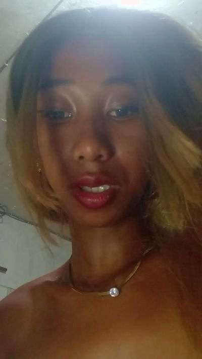 carolinaG live cam on Cam4