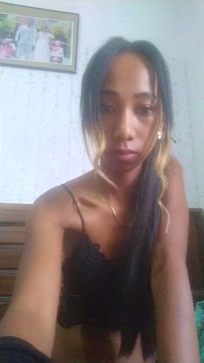carolinaG live cam on Cam4