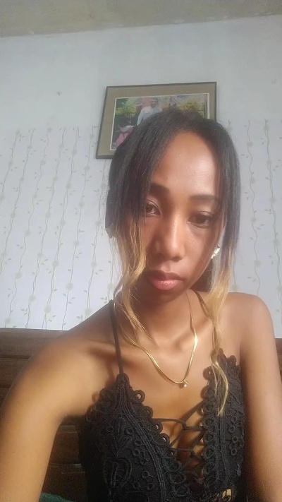 carolinaG live cam on Cam4