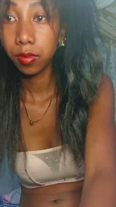 carolinaG live cam on Cam4