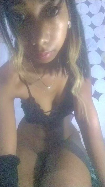 carolinaG live cam on Cam4