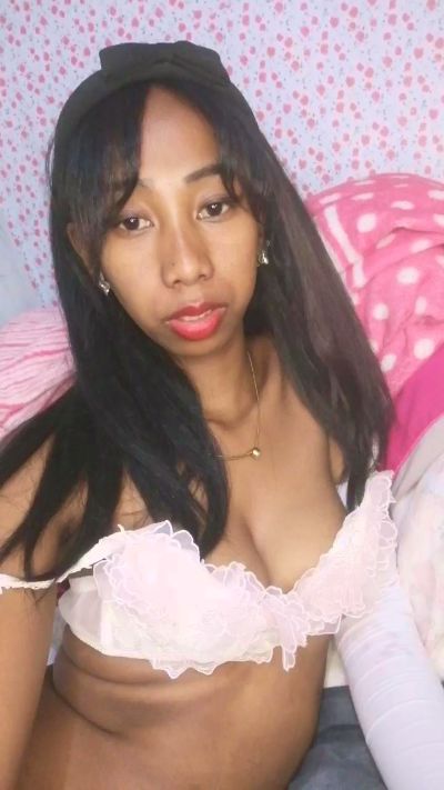 carolinaG live cam on Cam4