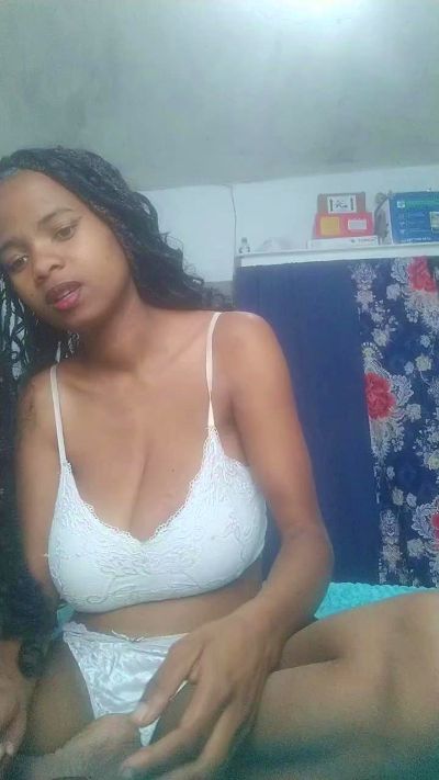 carolinaG live cam on Cam4