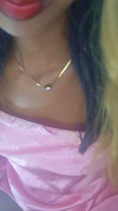 carolinaG live cam on Cam4