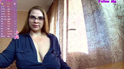 carolinadiamon3 live cam on Cam4