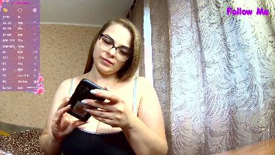 carolinadiamon3 live cam on Cam4