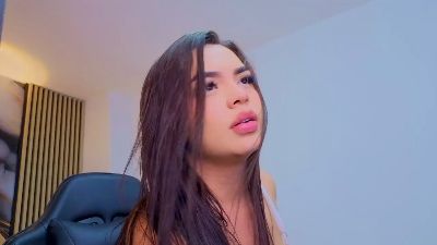 carolinecheers live cam on Cam4
