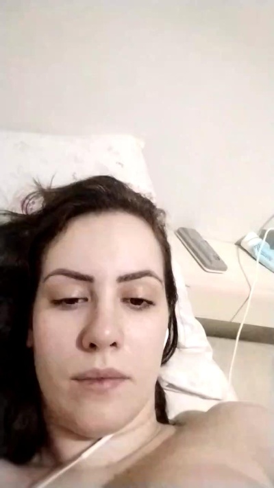 carolnooff live cam on Cam4
