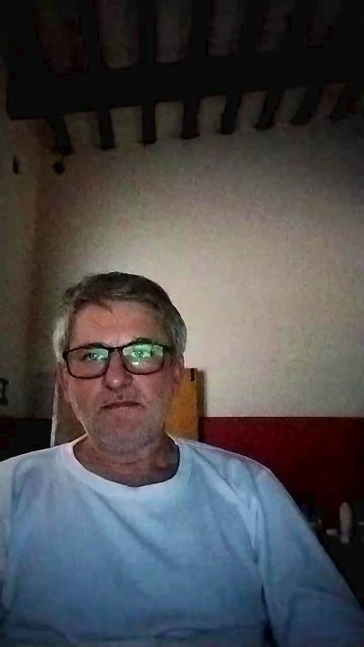 caruchabech live cam on Cam4