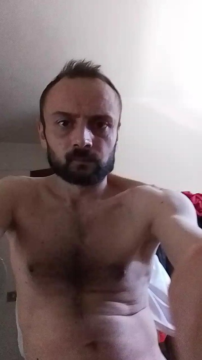 casertaxxx live cam on Cam4