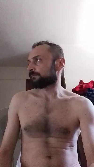 casertaxxx live cam on Cam4