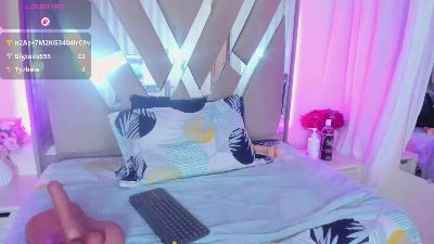 casey_lorens live cam on Cam4