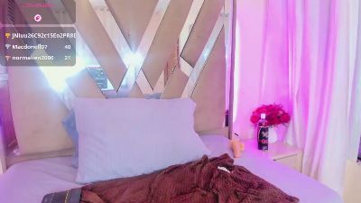 casey_lorens live cam on Cam4