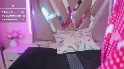 casey_lorens live cam on Cam4