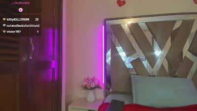 casey_lorens live cam on Cam4