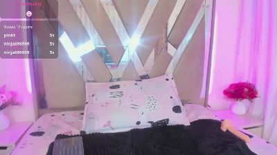 casey_lorens live cam on Cam4