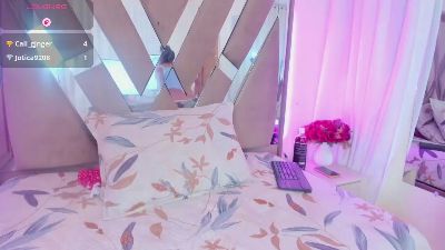 casey_lorens live cam on Cam4
