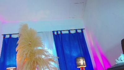 cassie_chloe live cam on Cam4
