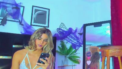 cassie_chloe live cam on Cam4