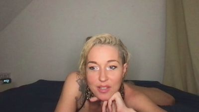 cassy04 live cam on Cam4