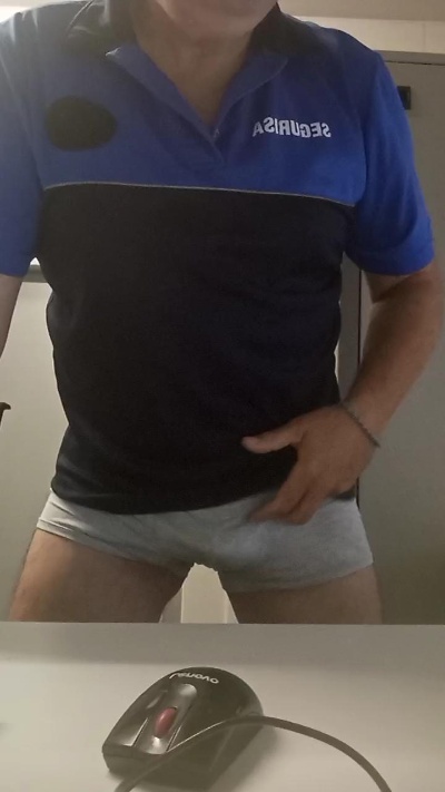 castigadore4 live cam on Cam4