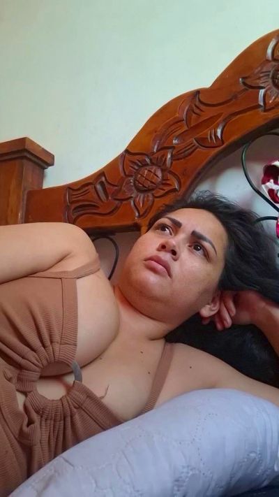catalina827356 live cam on Cam4