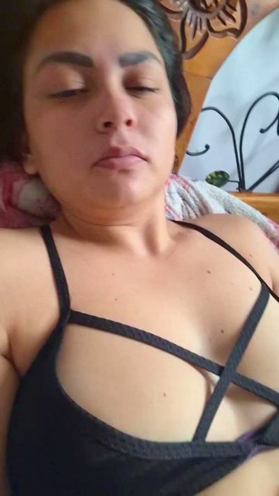 catalina827356 live cam on Cam4